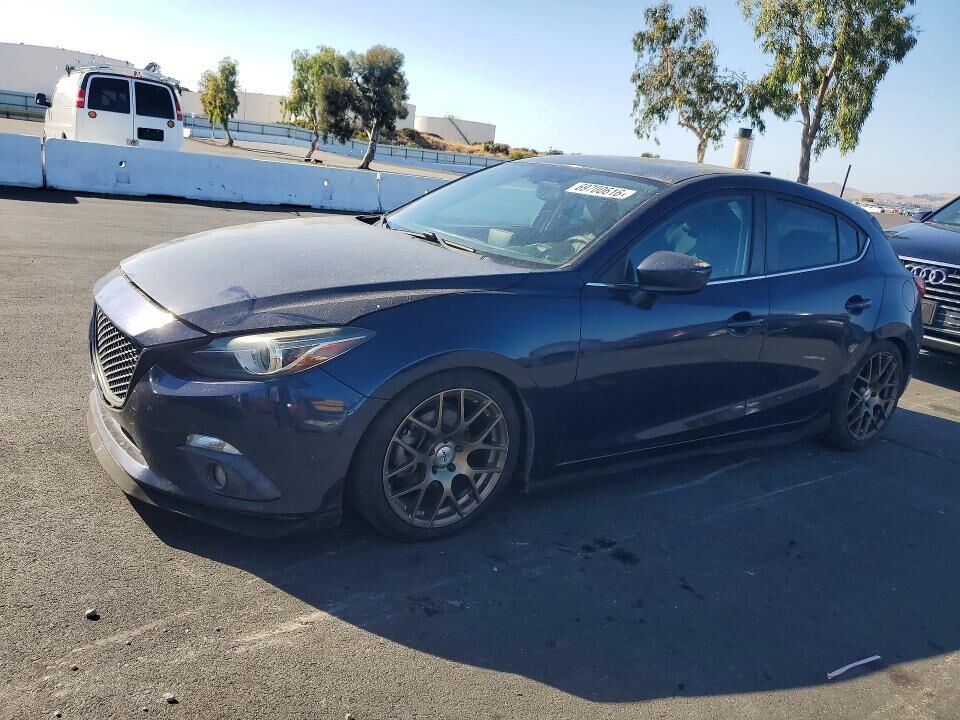2016 MAZDA Mazda3