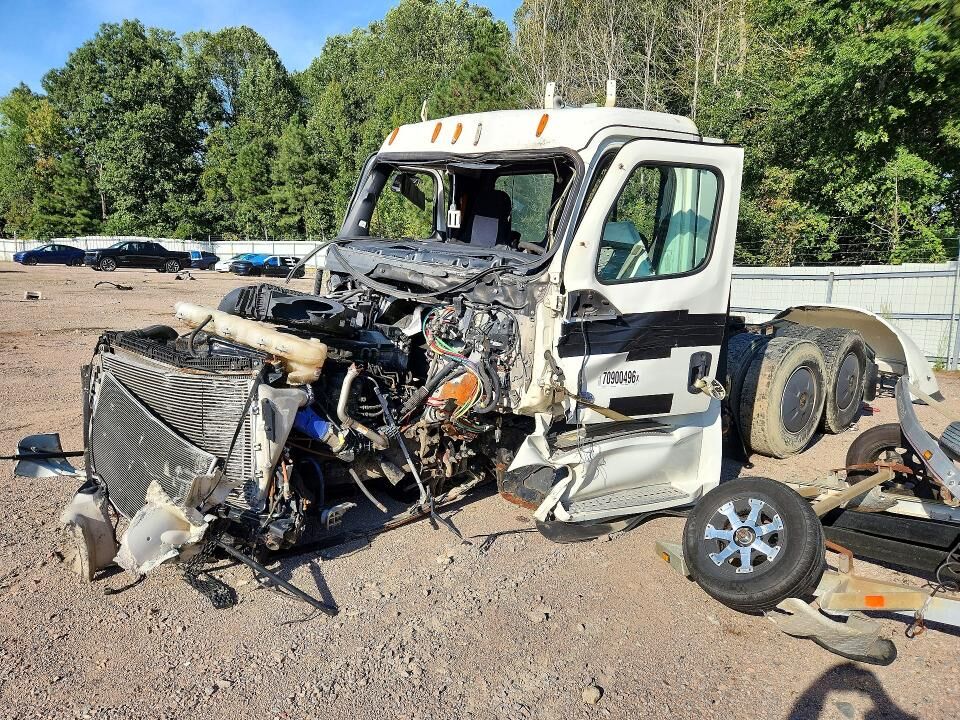 2020 FREIGHTLINER New Cascadia 126" Day cab