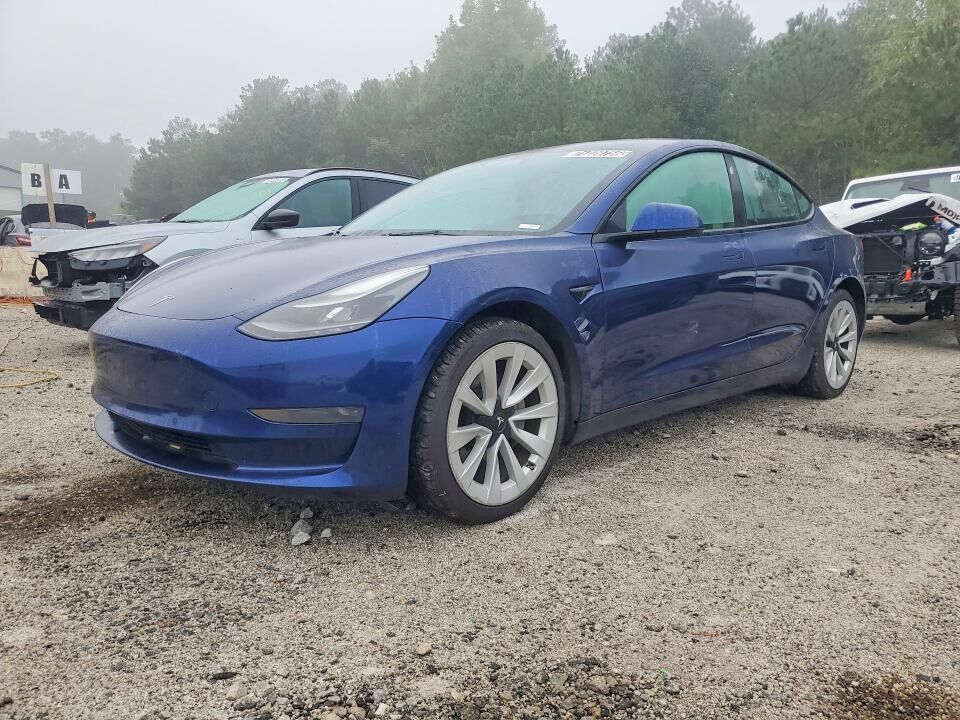 2022 TESLA Model 3
