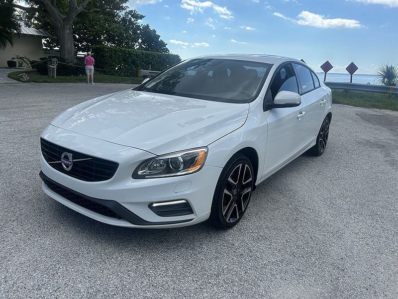 2017 VOLVO S60