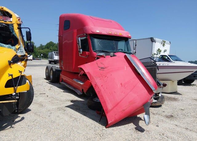 2004 FREIGHTLINER Columbia