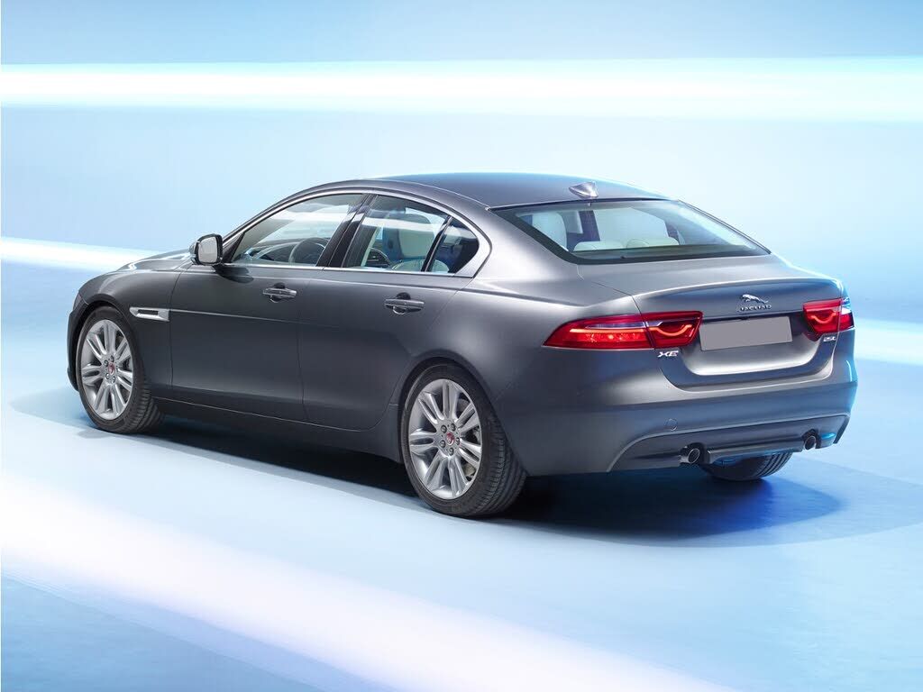 2018 JAGUAR XE