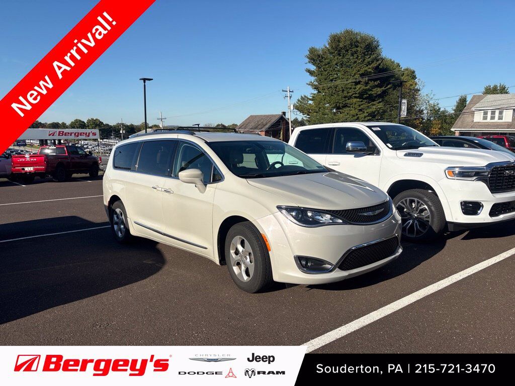 2017 CHRYSLER Pacifica