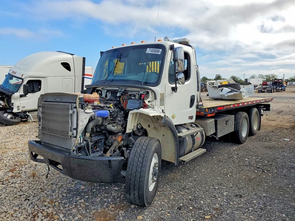 2024 FREIGHTLINER M2