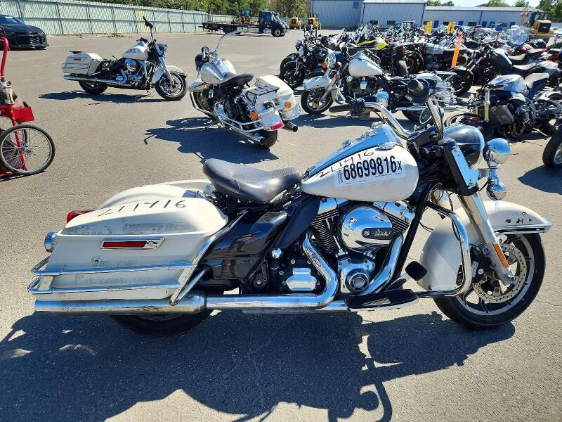 2016 HARLEY DAVIDSON FLHP / Police Road King