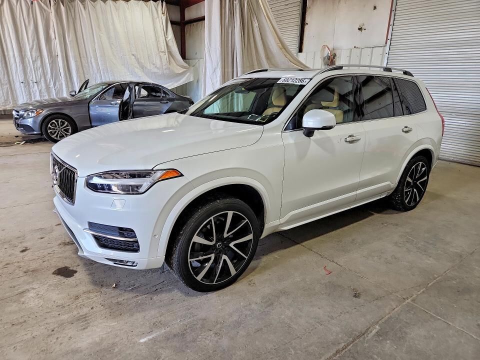 2018 VOLVO XC90