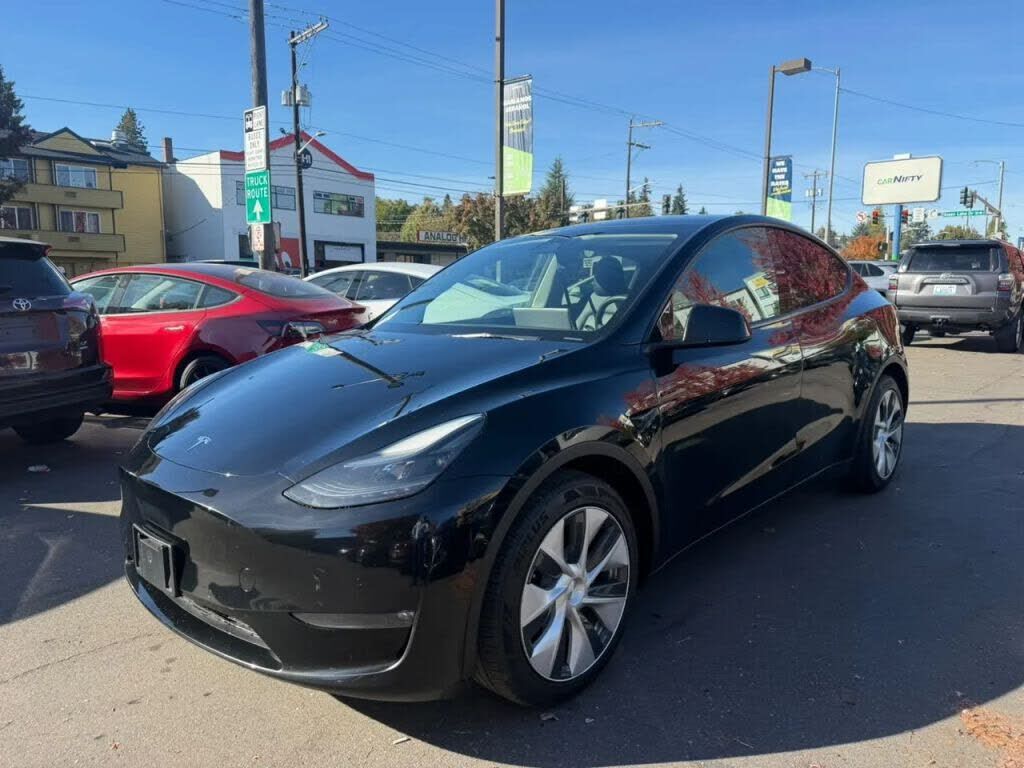 2022 TESLA Model Y