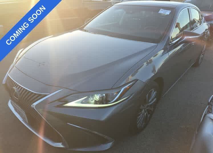 2019 LEXUS ES