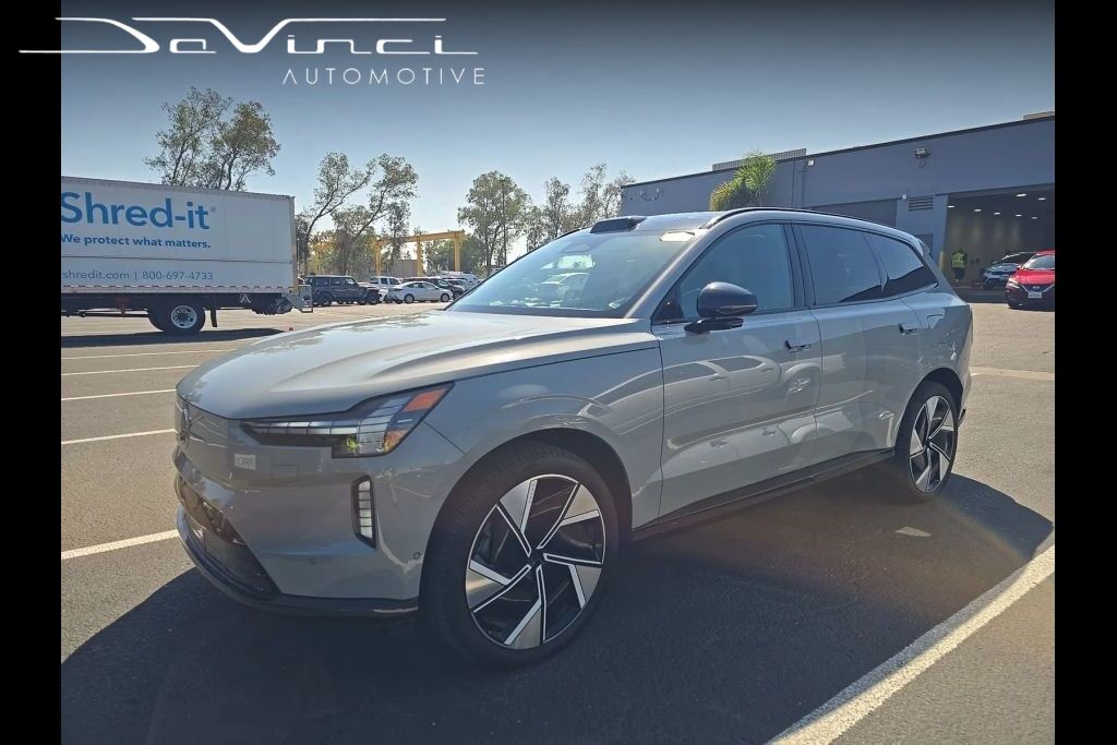 2025 VOLVO EX90