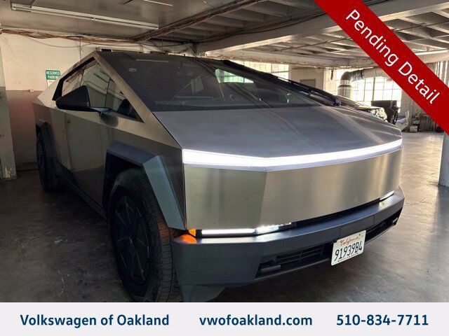 2024 TESLA Cybertruck