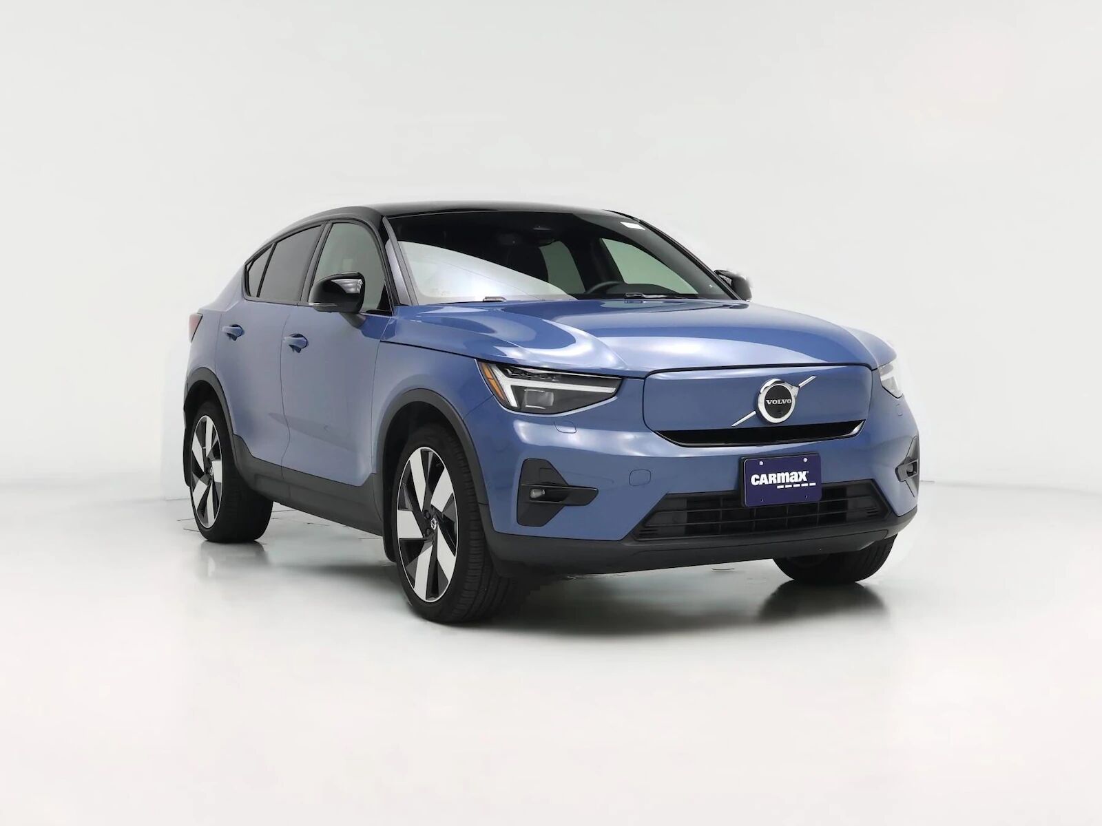 2022 VOLVO C40
