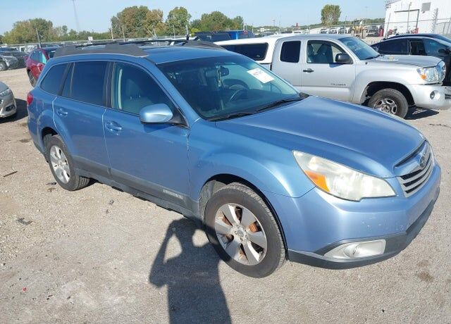 2010 SUBARU Outback