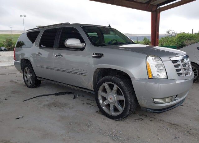 2011 CADILLAC Escalade