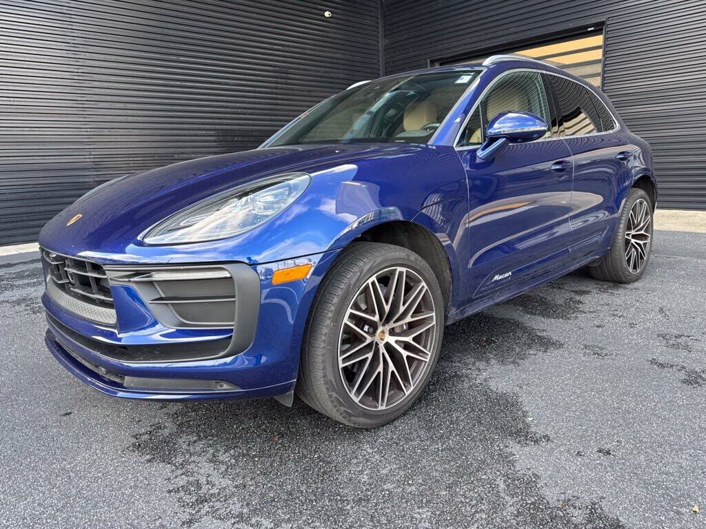 2024 PORSCHE Macan