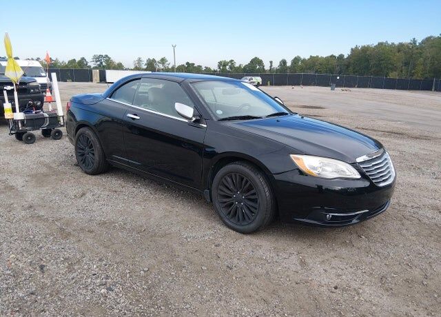 2011 CHRYSLER 200