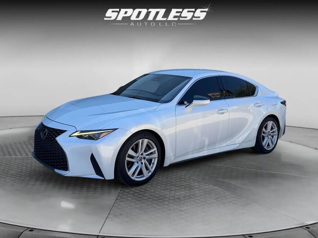 2022 LEXUS IS