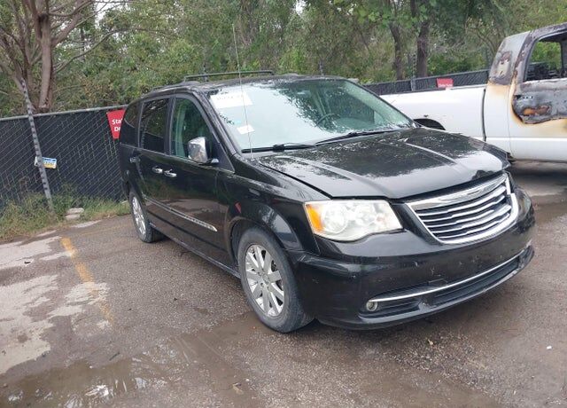 2012 CHRYSLER Town and Country