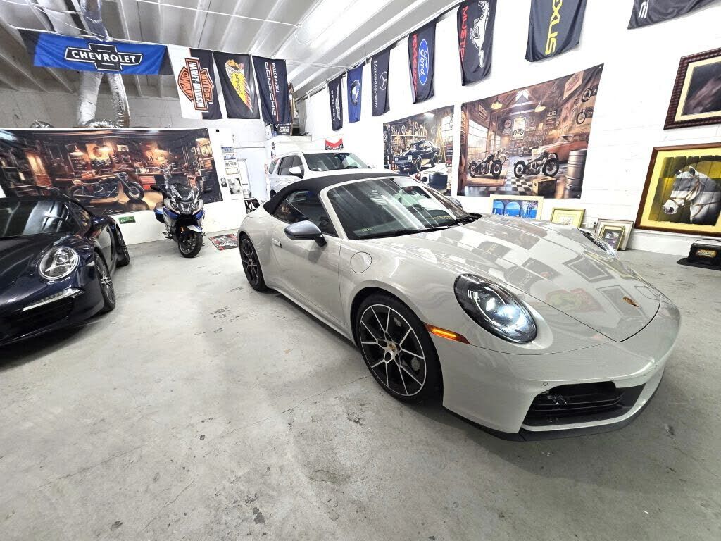 2025 PORSCHE 911