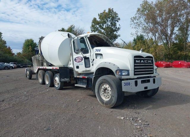 2018 MACK GU