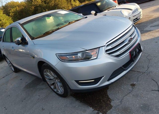 2015 FORD Taurus