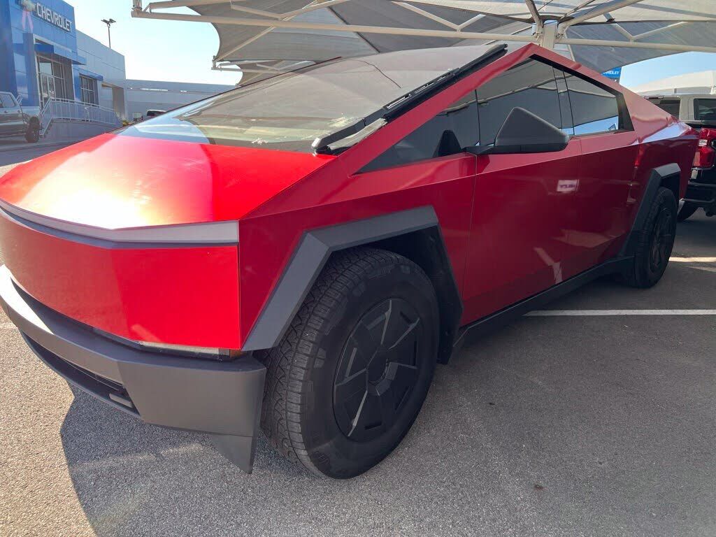 2025 TESLA Cybertruck
