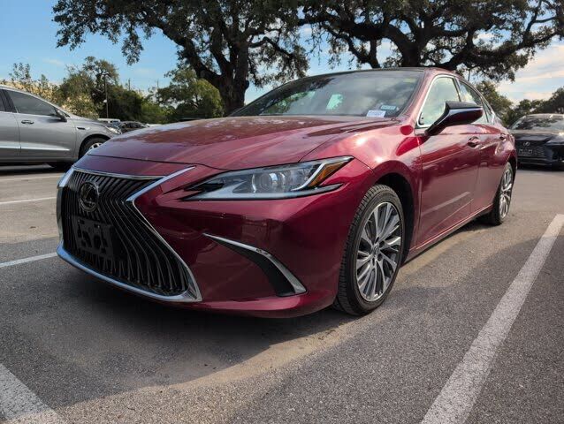 2019 LEXUS ES