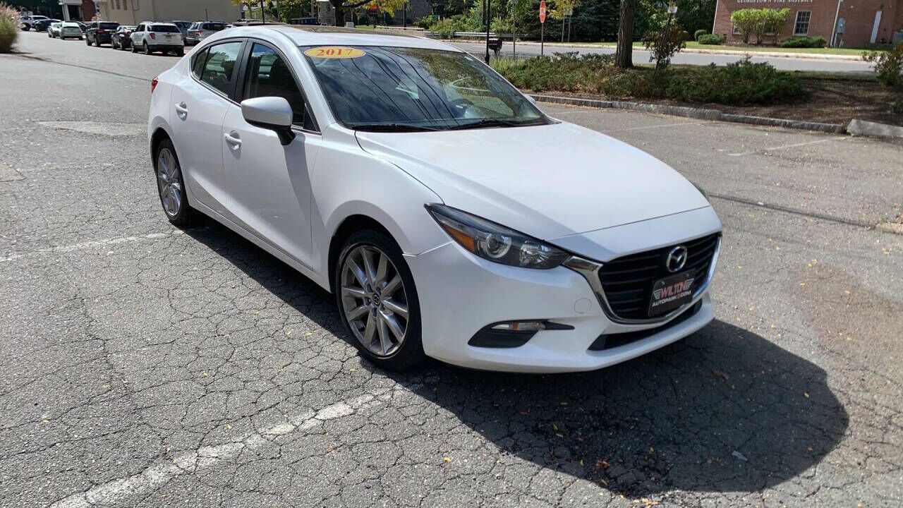 2017 MAZDA Mazda3
