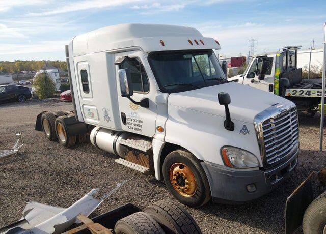 2015 FREIGHTLINER Cascadia