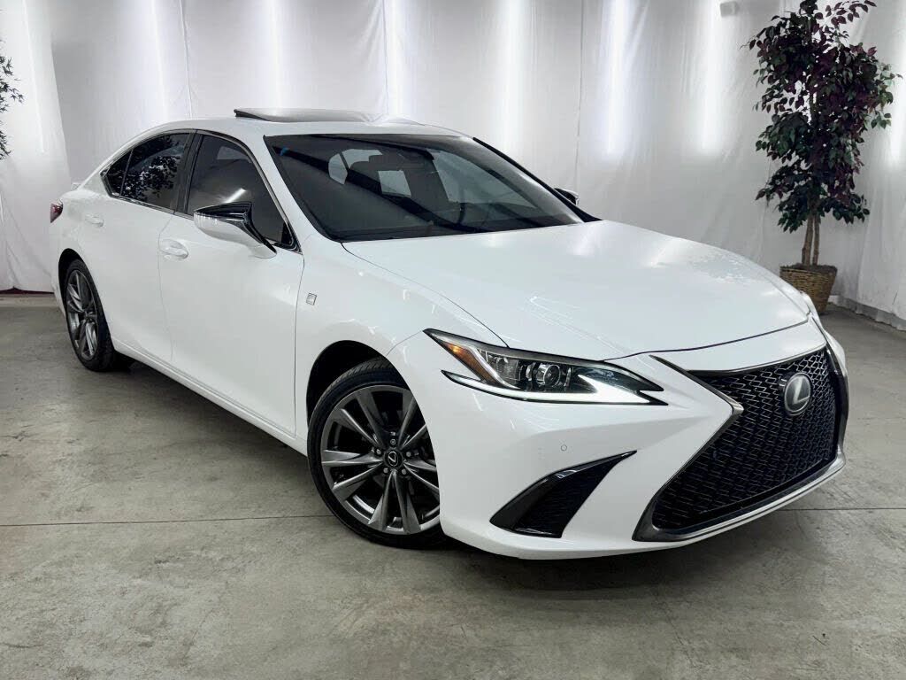 2019 LEXUS ES