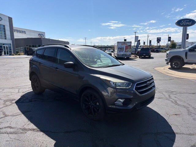 2017 FORD Escape