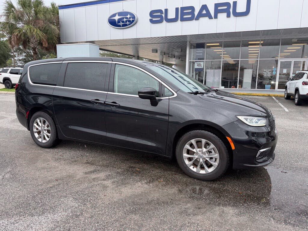 2023 CHRYSLER Pacifica
