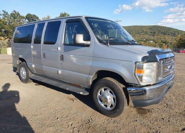 2010 FORD E-350