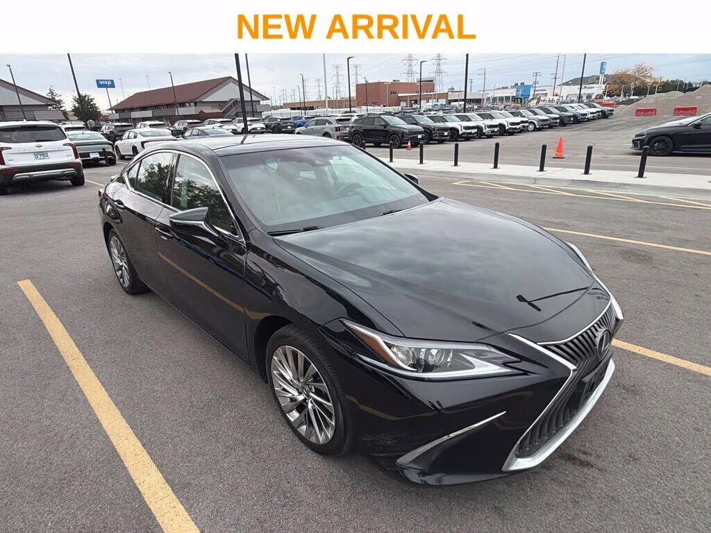 2020 LEXUS ES