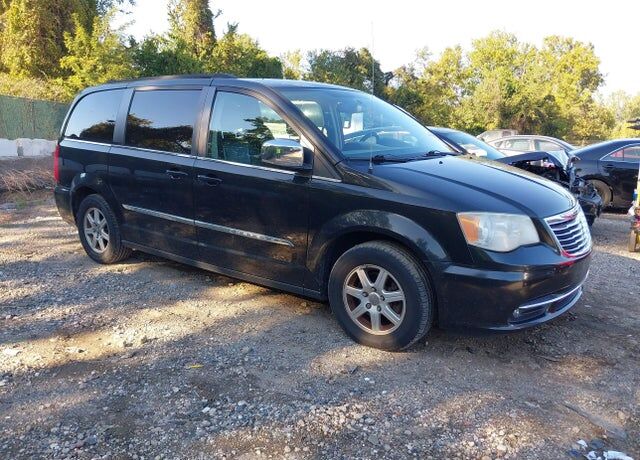 2011 CHRYSLER Town and Country