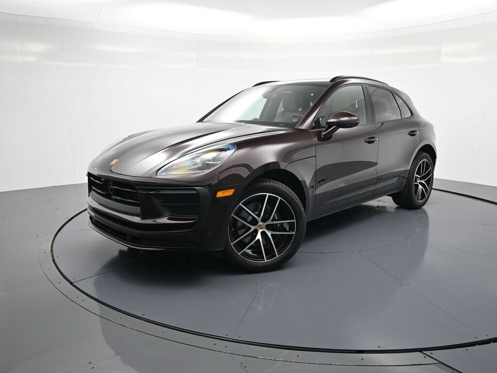 2026 PORSCHE Macan
