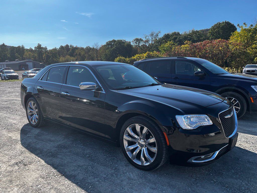 2019 CHRYSLER 300