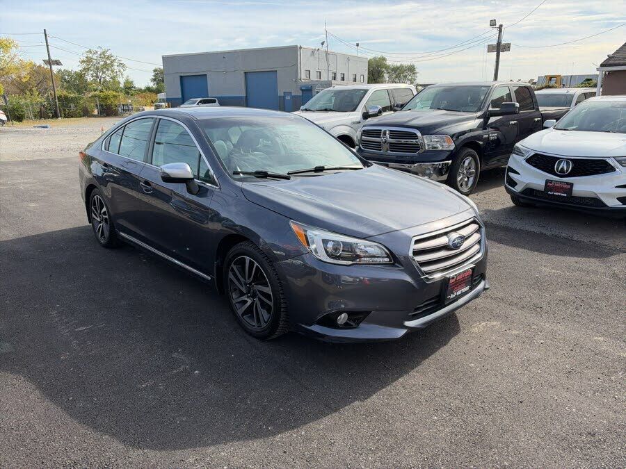 2017 SUBARU Legacy
