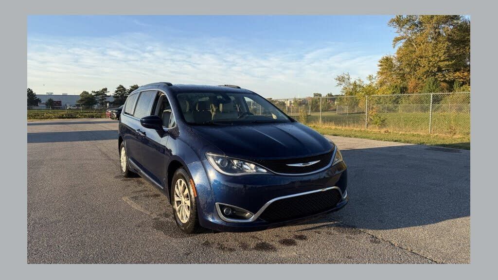 2017 CHRYSLER Pacifica