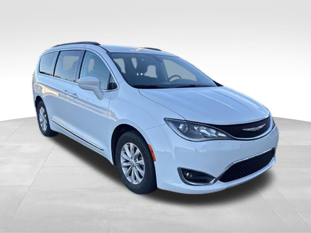 2017 CHRYSLER Pacifica