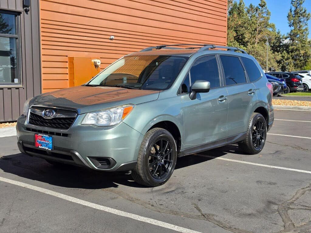 2016 SUBARU Forester