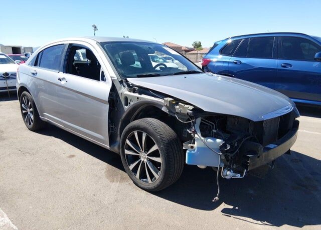 2014 CHRYSLER 200