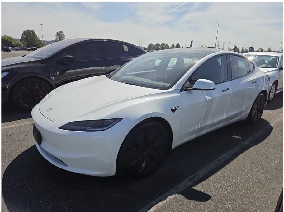 2024 TESLA Model 3