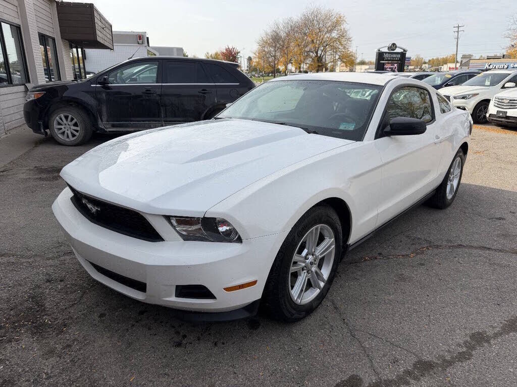 2011 FORD Mustang