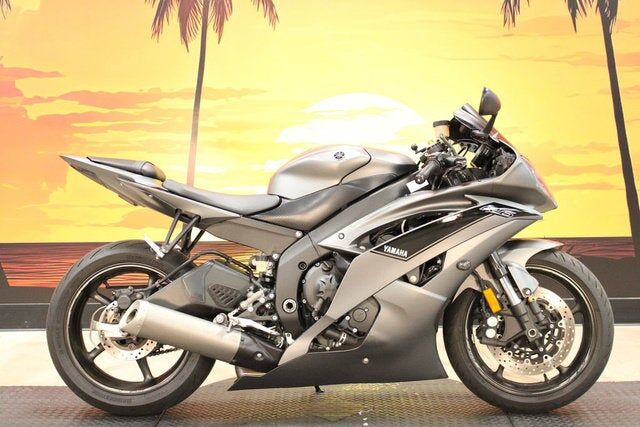 2016 YAMAHA YZF