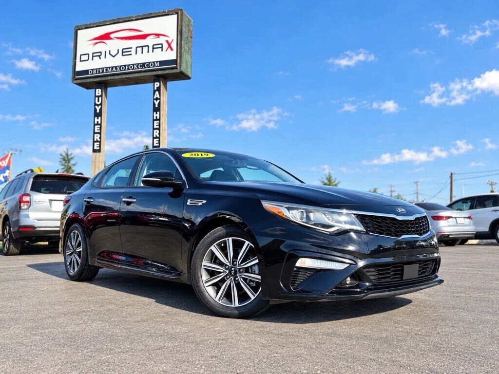 2019 KIA Optima