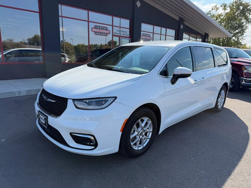 2023 CHRYSLER Pacifica