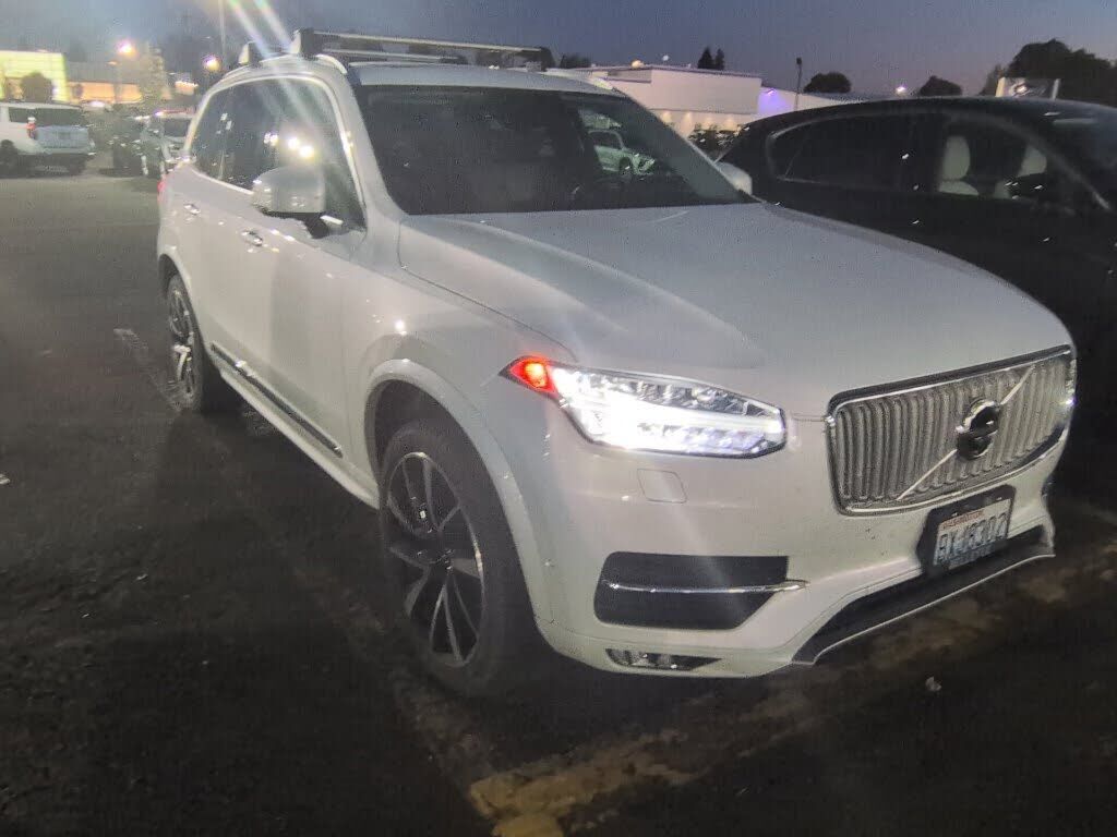 2019 VOLVO XC90