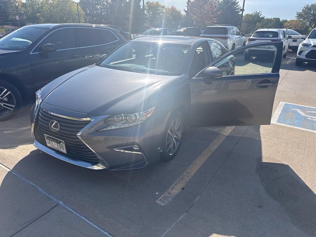 2016 LEXUS ES