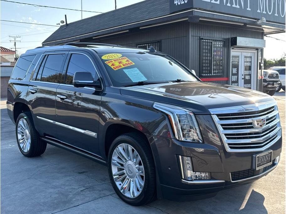 2017 CADILLAC Escalade