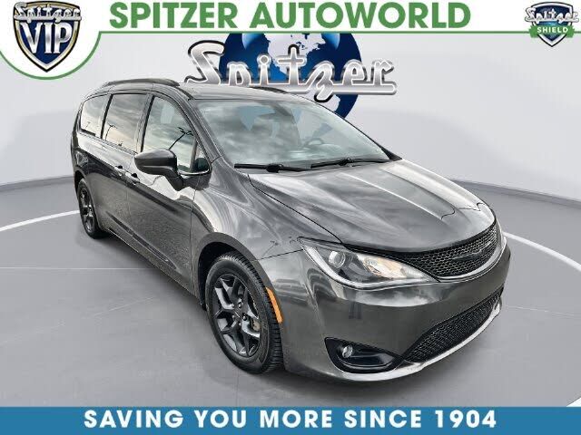 2019 CHRYSLER Pacifica